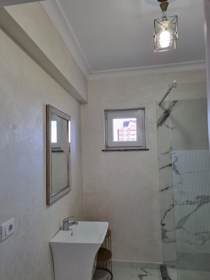 Tesa Boutique Hotel Тыргу-Нямц Экстерьер фото